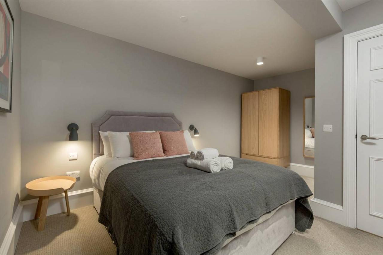 Joivy Luxurious 2Br Home Near Haymarket Station EDI Exteriér fotografie