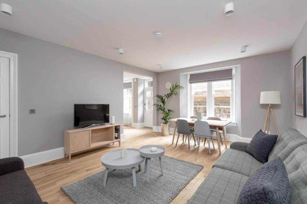 Joivy Luxurious 2Br Home Near Haymarket Station EDI Exteriér fotografie