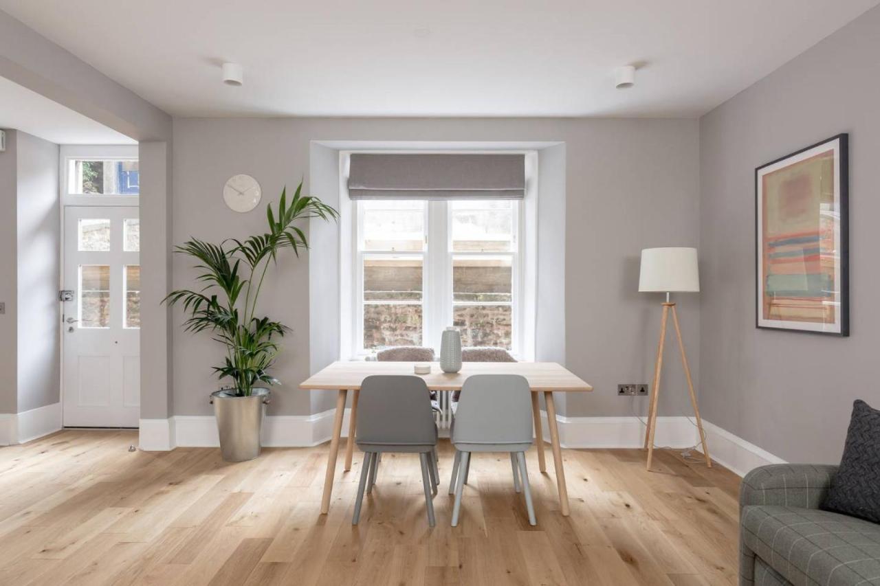 Joivy Luxurious 2Br Home Near Haymarket Station EDI Exteriér fotografie
